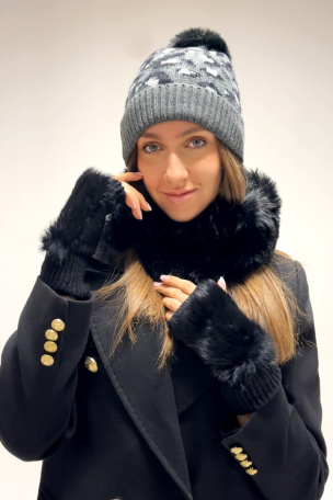 Γυναικείος σκούφος με πομπόν 14454-13 Indigo